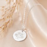 ketting met geboortebloem